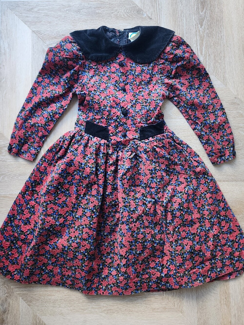 Beautiful vintage girls' long-sleeve floral corduroy dress